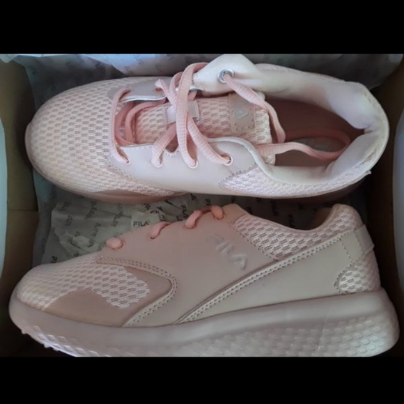 girls fila tennis shoes